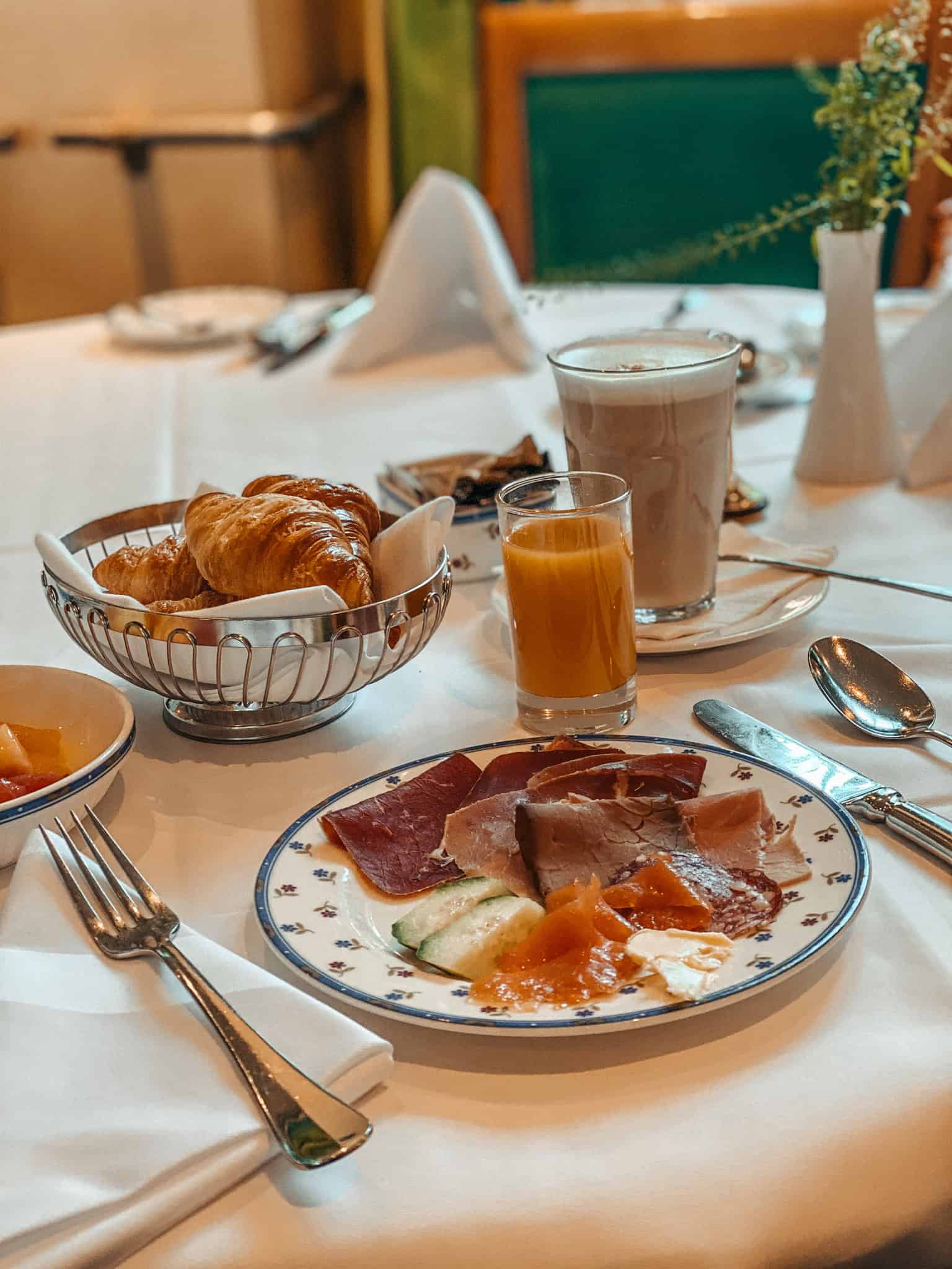Frühstück im Arosa Kulm Hotel