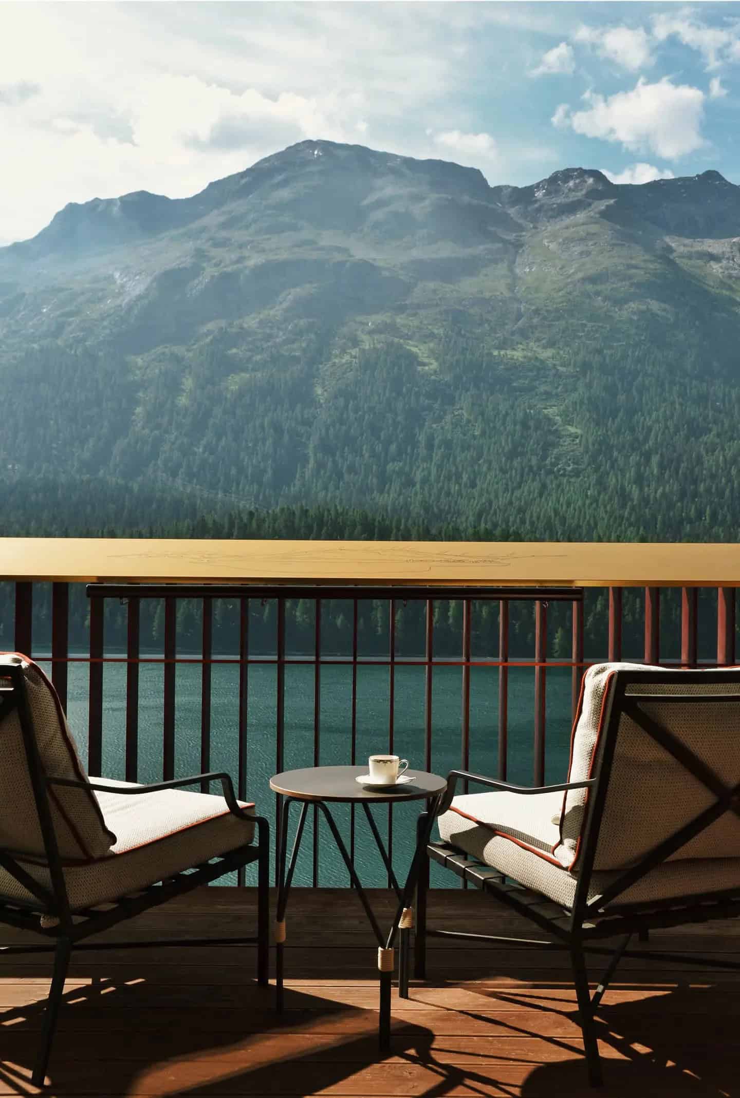 Balkon mit Seeblick im Badrutts Palace Hotel